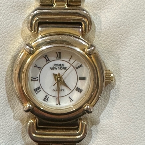 JONES NEW YORK Vintage Watch. Stainless Steel Water Resistance. Tested & Works - Picture 4 of 7